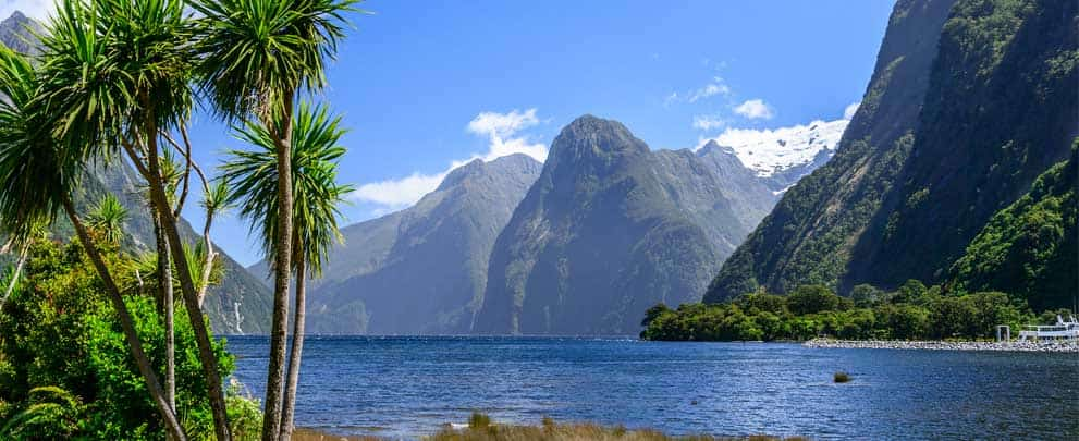 Mer paradisiaque montagnes risque voyage Nouvelle Zélande