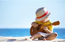 bébé à la plage vacances conseil voyageur Europ Assistance