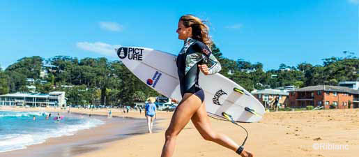 Pauline Ado surf planche europ assistance