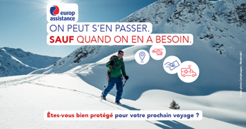 Campagne hiver d'Europ Assistance, homme faisant de la marche nordique dans la neige